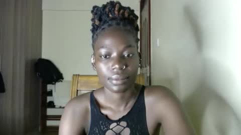 Snapshot of luo_queen chatting on May 2026 08:21:01 AM luo_queen online show from May 2026 08:21:01 AM