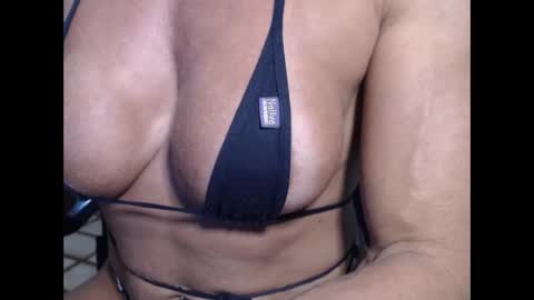 Snapshot of lusexyhot chatting on February 2025 01:13:01 AM lusexyhot online show from February 2025 01:13:01 AM