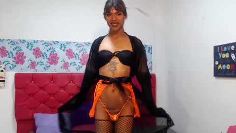 Snapshot of lussianadesire chatting on May 2026 03:28:02 PM lussiana online show from May 2026 03:28:02 PM