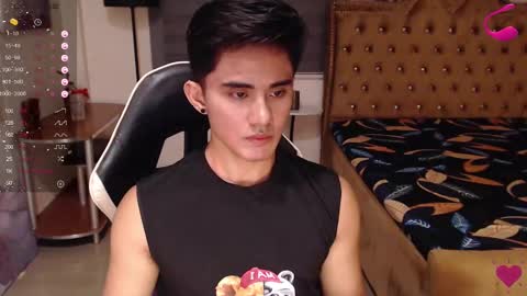 Snapshot of lustdesirex19 chatting on March 2025 01:40:02 PM David online show from March 2025 01:40:02 PM