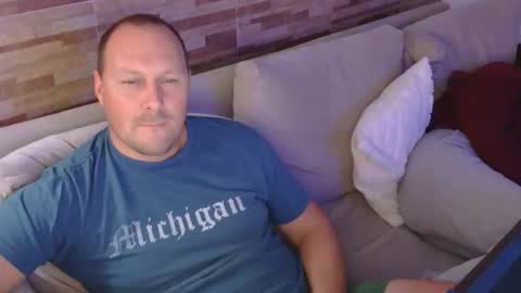 lustonfan online show from April 2026 01:30:01 AM