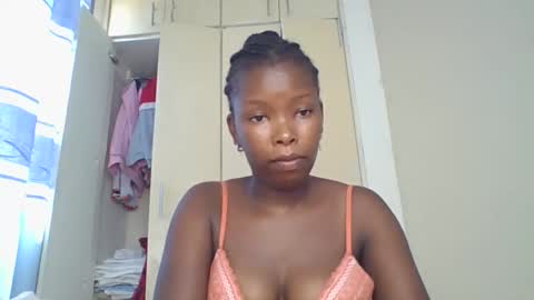 Snapshot of lustrousnerd chatting on November 2025 07:41:01 AM Noreh online show from November 2025 07:41:01 AM