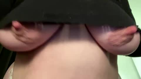 Snapshot of lustytits85 chatting on December 2024 12:18:02 PM lustytits85 online show from December 2024 12:18:02 PM