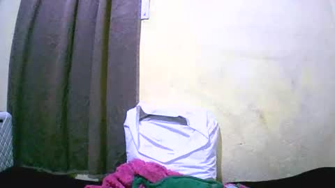 Snapshot of lutchia chatting on October 2025 06:49:02 PM lutchia online show from October 2025 06:49:02 PM