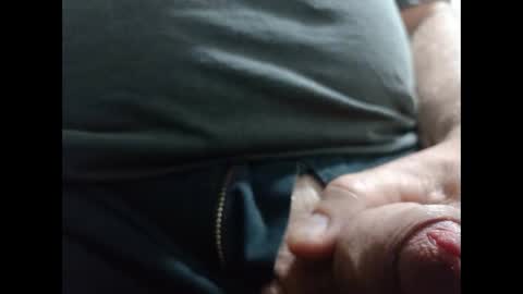 Snapshot of lutorres chatting on December 2024 09:55:01 PM lutorres online show from December 2024 09:55:01 PM