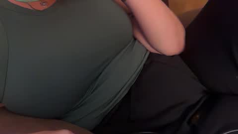 Snapshot of luuunaheartxxx chatting on October 2025 04:43:01 AM luuunaheartxxx online show from October 2025 04:43:01 AM