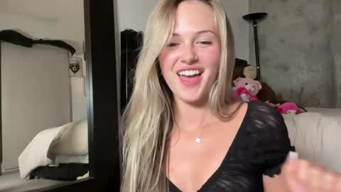 Snapshot of luvaimee chatting on March 2026 04:48:01 AM Aimee online show from March 2026 04:48:01 AM