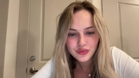 Snapshot of luvaimee chatting on April 2026 03:37:02 AM Aimee online show from April 2026 03:37:02 AM