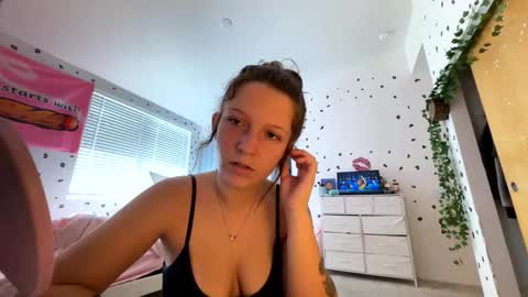 luvkendal online show from October 2025 06:57:02 PM