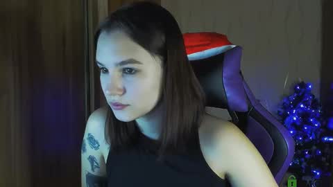 Snapshot of luvmeeow chatting on December 2024 03:10:02 AM Ann online show from December 2024 03:10:02 AM