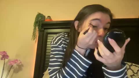 Snapshot of luvrxstarx chatting on December 2025 12:49:02 AM luvrxstarx online show from December 2025 12:49:02 AM