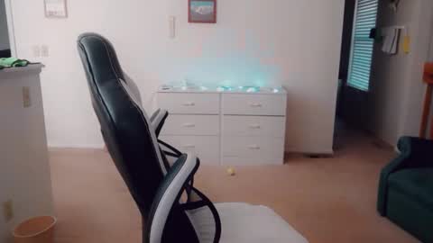 Britney online show from November 2025 05:47:01 PM