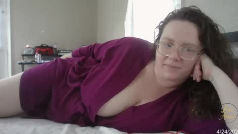 Snapshot of lux_anne chatting on April 2026 03:25:01 PM Lux anne online show from April 2026 03:25:01 PM