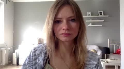 Snapshot of lux_millie chatting on March 2026 08:18:01 AM Millie online show from March 2026 08:18:01 AM