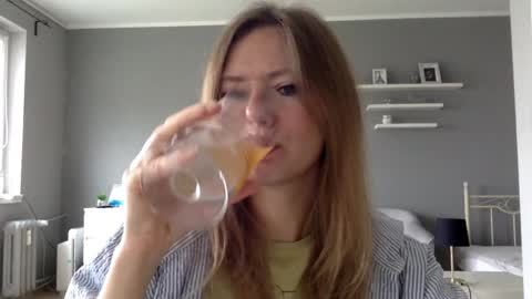 Snapshot of lux_millie chatting on March 2026 07:08:02 AM Millie online show from March 2026 07:08:02 AM