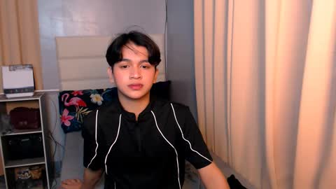 queen lux online show from March 2025 06:08:02 PM