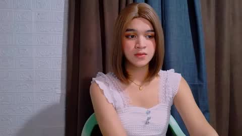 queen lux online show from February 2026 05:15:01 AM