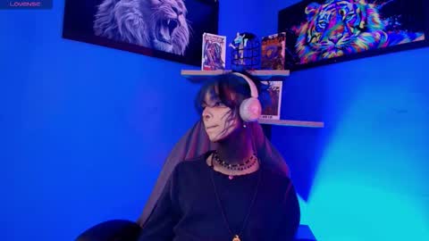 Snapshot of luxiel_ chatting on March 2026 10:35:02 PM Luxiel 3 online show from March 2026 10:35:02 PM