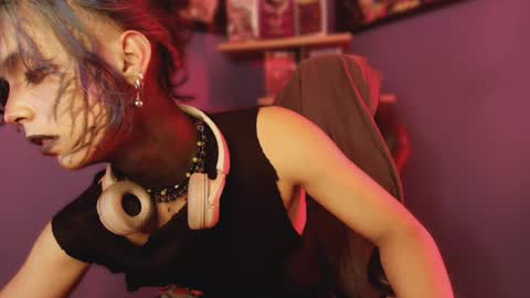 Snapshot of luxiel_ chatting on March 2026 10:48:01 PM Luxiel 3 online show from March 2026 10:48:01 PM