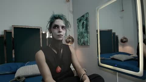 Snapshot of luxiel_ chatting on April 2026 09:04:02 PM Luxiel 3 online show from April 2026 09:04:02 PM