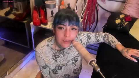 Snapshot of luxifer_666 chatting on February 2025 01:52:01 AM Luxifer online show from February 2025 01:52:01 AM