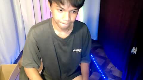 Snapshot of luxirfy_xx chatting on April 2026 06:27:02 PM luxirfy online show from April 2026 06:27:02 PM