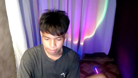 Snapshot of luxirfy_xx chatting on April 2026 05:06:01 PM luxirfy online show from April 2026 05:06:01 PM