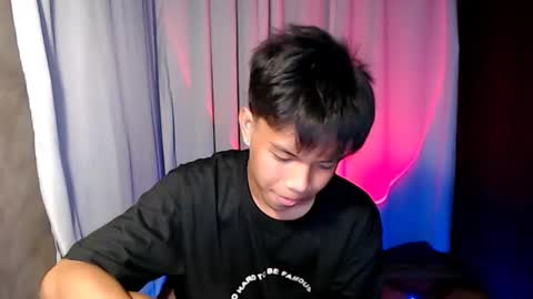 Snapshot of luxirfy_xx chatting on April 2026 10:05:02 PM luxirfy online show from April 2026 10:05:02 PM