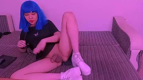 Snapshot of luxmelys chatting on April 2026 05:36:01 AM LuxMelys online show from April 2026 05:36:01 AM