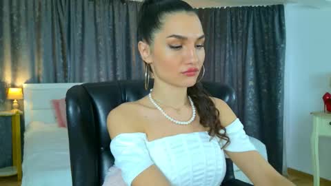 Snapshot of luxqueenstudio chatting on March 2026 09:37:02 AM KarolinaAlpha online show from March 2026 09:37:02 AM