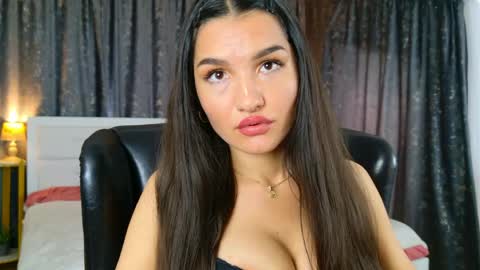 Snapshot of luxqueenstudio chatting on April 2026 06:38:02 AM KarolinaAlpha online show from April 2026 06:38:02 AM