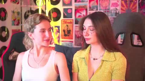 Snapshot of luxrayi chatting on January 2025 12:12:01 AM Ray online show from January 2025 12:12:01 AM