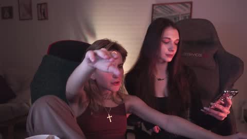 Snapshot of luxrayi chatting on January 2025 12:09:02 PM Ray online show from January 2025 12:09:02 PM