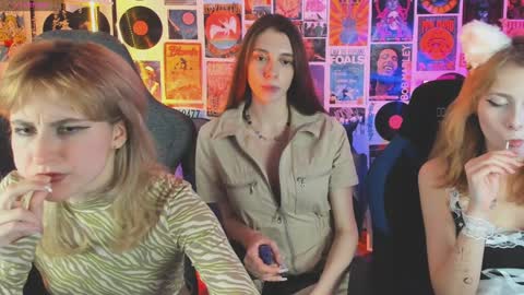 Snapshot of luxrayi chatting on January 2025 09:04:02 PM Ray online show from January 2025 09:04:02 PM