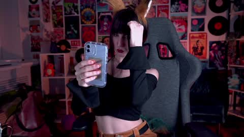 Snapshot of luxrayi chatting on February 2025 06:08:02 PM Ray online show from February 2025 06:08:02 PM