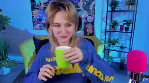 Snapshot of luxrayi chatting on February 2025 06:24:02 PM Ray online show from February 2025 06:24:02 PM