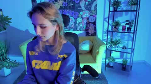 Snapshot of luxrayi chatting on February 2025 12:38:02 AM Ray online show from February 2025 12:38:02 AM