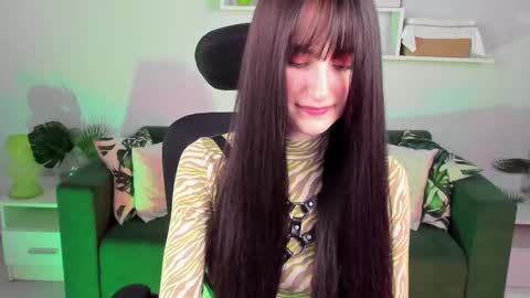 Snapshot of luxrayi chatting on March 2025 09:01:01 PM Ray online show from March 2025 09:01:01 PM