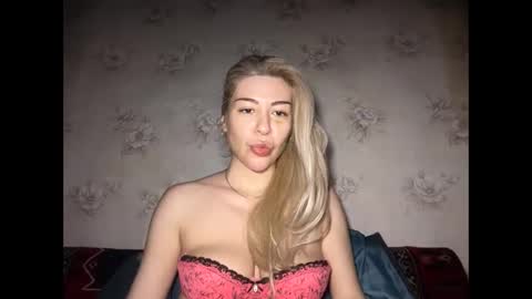 LuxSonyaStar online show from May 2026 12:45:01 PM