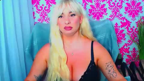 Luxuriaa online show from October 2025 07:12:01 PM