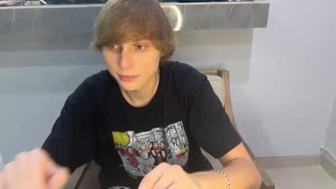 Snapshot of luxury_bob chatting on March 2026 05:29:01 PM luxury_bob online show from March 2026 05:29:01 PM