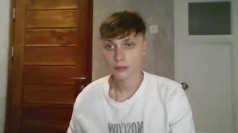 Snapshot of luxury_bob chatting on March 2026 05:18:02 PM luxury_bob online show from March 2026 05:18:02 PM