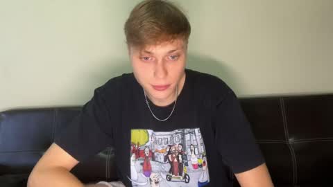 Snapshot of luxury_bob chatting on April 2026 12:13:01 AM luxury_bob online show from April 2026 12:13:01 AM