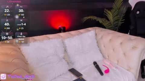 Snapshot of luxury_woman_ chatting on March 2026 05:55:01 AM online show from March 2026 05:55:01 AM