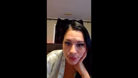 Snapshot of luxxxpiper chatting on December 2025 08:09:02 AM luxxxpiper online show from December 2025 08:09:02 AM