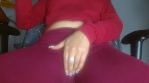 Snapshot of luzzy_cam chatting on April 2026 11:29:02 PM luzzy I hope your visit and that we manage to get very hot online show from April 2026 11:29:02 PM