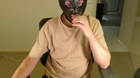 Snapshot of lxgxnd99 chatting on April 2026 11:40:01 AM lxgxnd99 online show from April 2026 11:40:01 AM