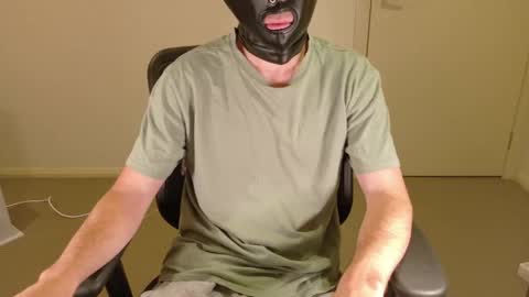 Snapshot of lxgxnd99 chatting on April 2026 11:14:02 AM lxgxnd99 online show from April 2026 11:14:02 AM