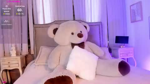Snapshot of lya_brown chatting on July 2026 12:33:01 PM lya_brown online show from July 2026 12:33:01 PM