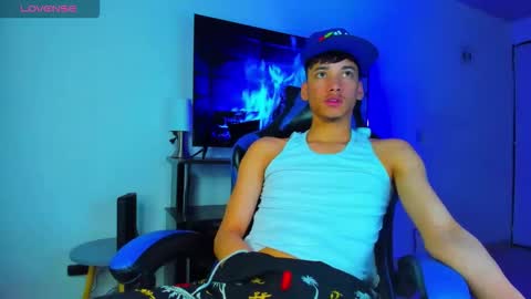 Snapshot of lyam_russo chatting on March 2026 04:29:01 AM Lyam online show from March 2026 04:29:01 AM